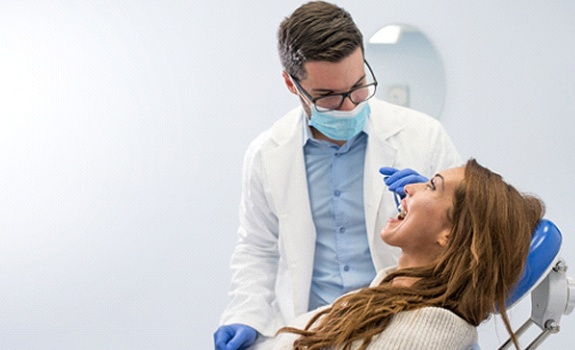 Lakewood dentist preparing for a tooth extraction