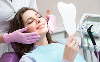 patient getting teeth whitening in Dallas